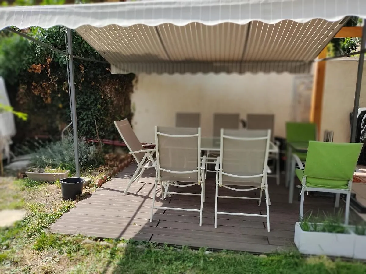 Hébergement de vacances Maisonnette Avec Piscine Pres De La Gare Part Dieu Villeurbanne